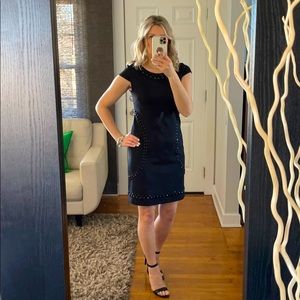 Black sheaths woman’s dress size 6 cap sleeves